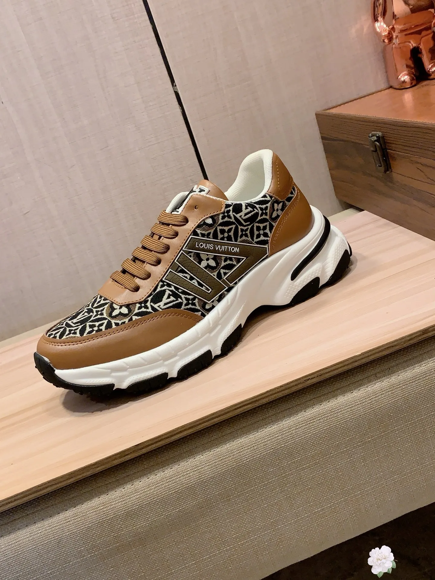 Men's Men's Shoes 💰460💰💰🎩🎩[Lightning][Lightning] "Lv*" The latest and most popular casual shoes, top brands [Seduce] Luxury ~ Purchasing Agency, Top ~ Quality. [Strong] The upper is made of imported breathable cowhide with material ➕ breathable sheepskin feet (•) and fine workmanship. The original stylish and stylish soft rubber wear-resistant and non-slip outsole is light and comfortable on the feet. The real thing looks better when photographed in person. 111: code: 38-44, 3️⃣ colors selected